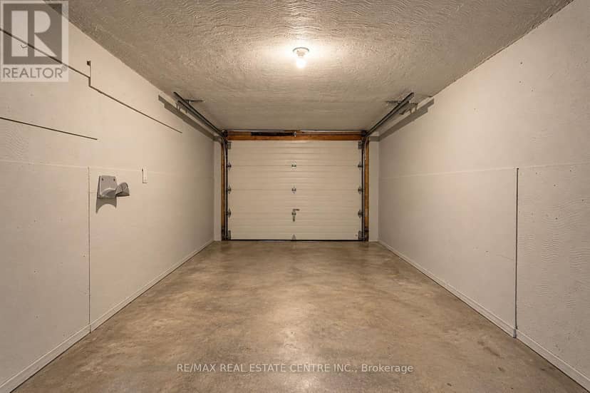27 Woodman Drive N — photo 32 of 40