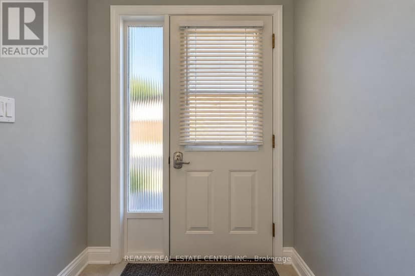 27 Woodman Drive N, Hamilton, photo 4