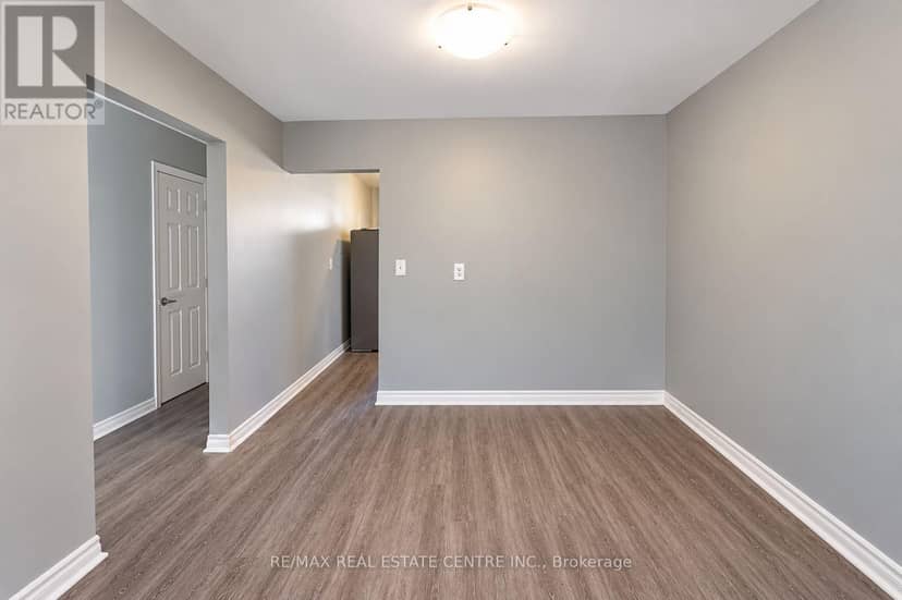 27 Woodman Drive N — photo 9 of 40