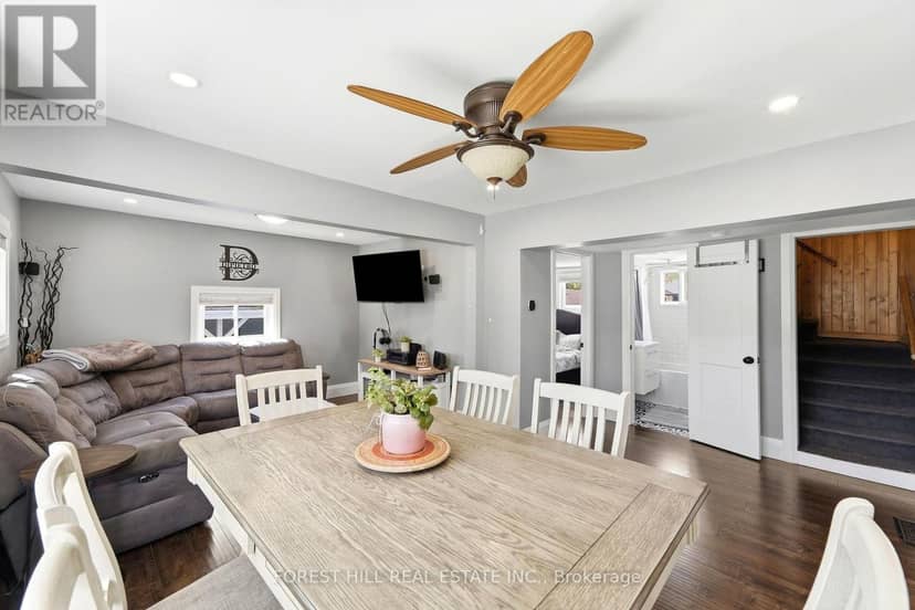 662 Cochrane Road — photo 14 of 38