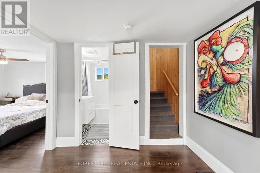 662 Cochrane Road — photo 18 of 38