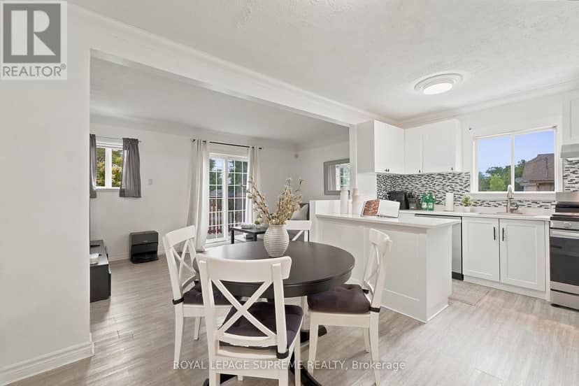 24 Alexandra Boulevard — photo 19 of 40
