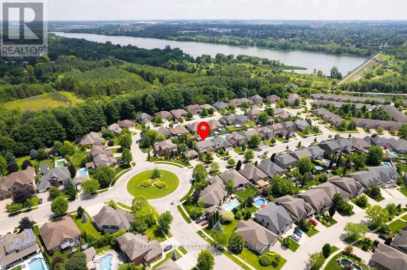 560 Lakeview Drive, Woodstock