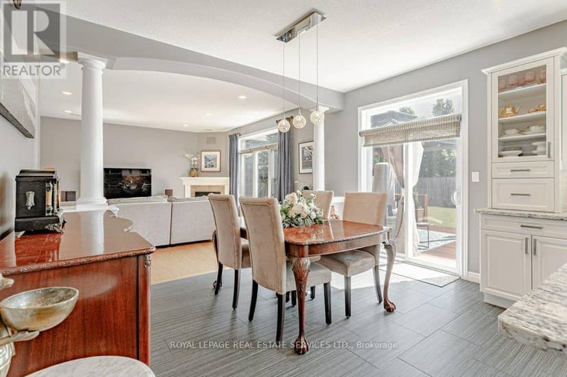 560 Lakeview Drive — photo 12 of 40