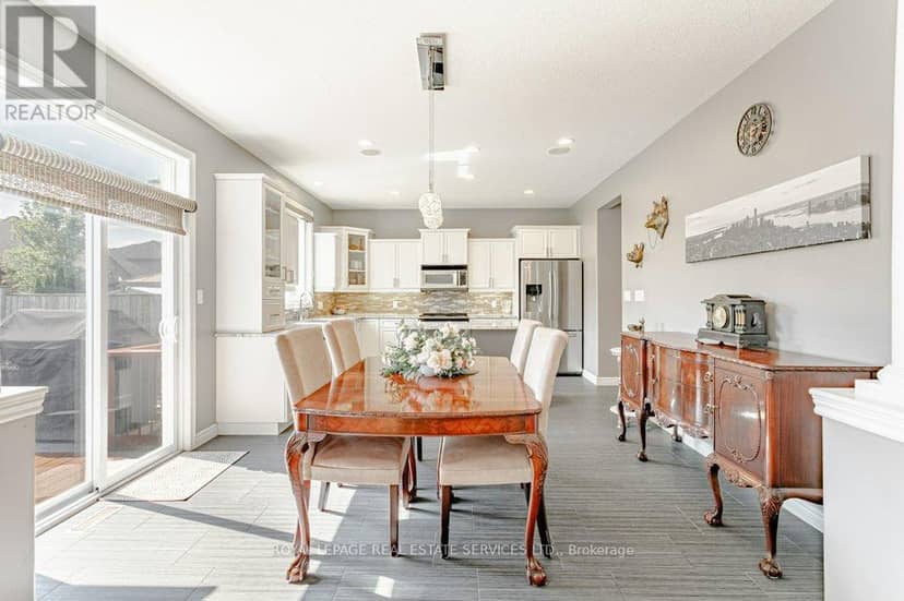 560 Lakeview Drive — photo 13 of 40
