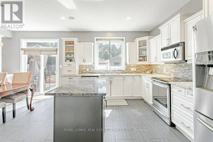 560 Lakeview Drive — photo 16 of 40