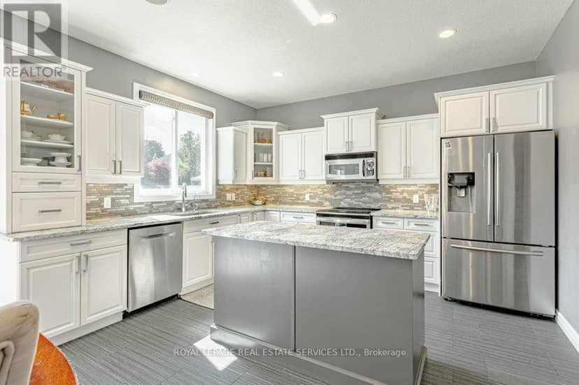 560 Lakeview Drive — photo 17 of 40