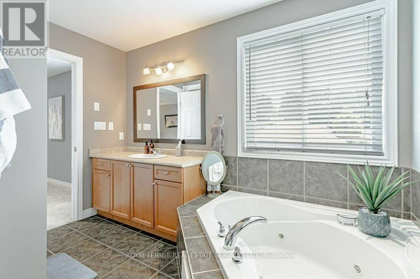 560 Lakeview Drive — photo 25 of 40