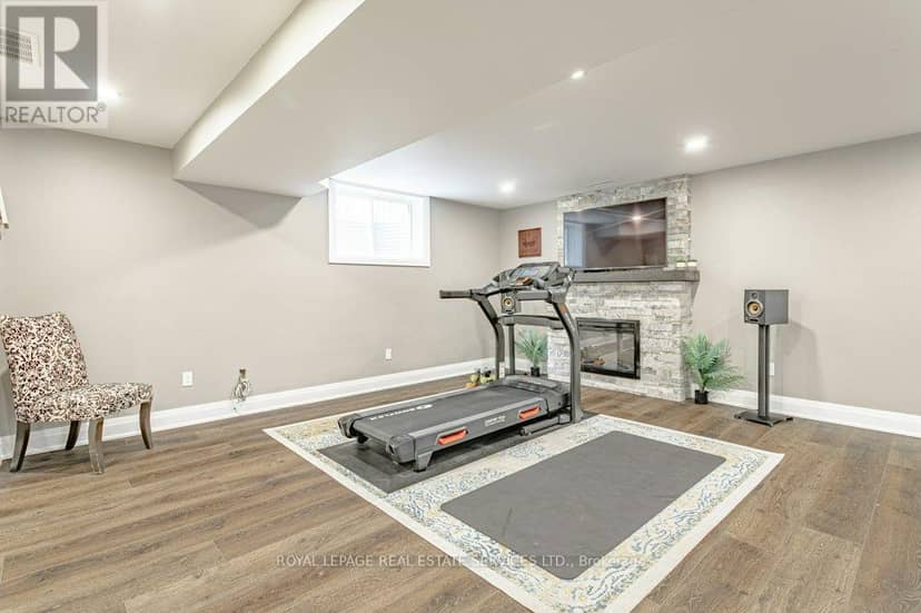 560 Lakeview Drive — photo 39 of 40