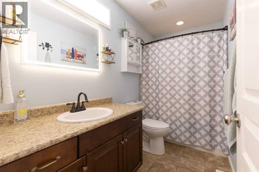 249 Somerset Way SE — photo 20 of 40