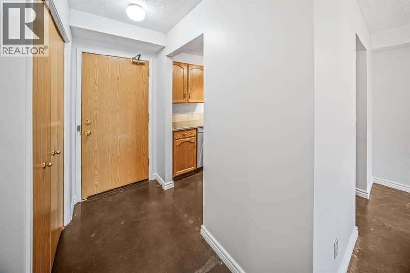 201, 2211 29 Street SW, Calgary, photo 2