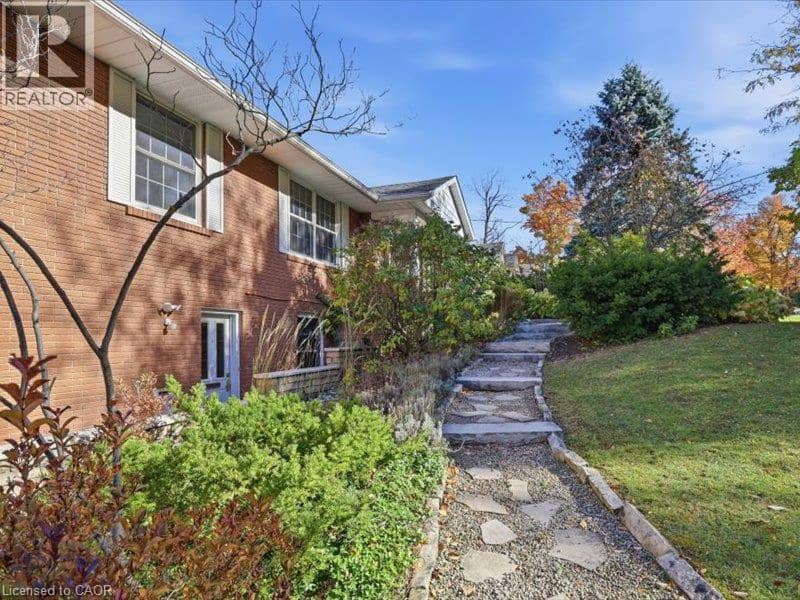 36 MAPLE HILL Drive, Kitchener, photo 4