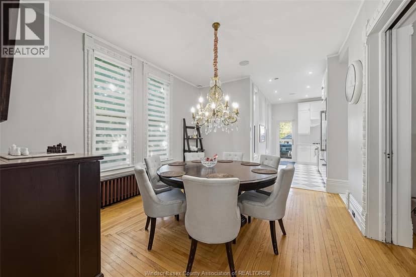 719 Victoria — photo 12 of 40