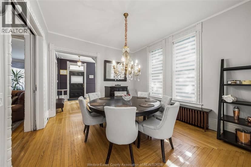 719 Victoria — photo 13 of 40