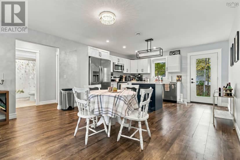 219 Winburn Avenue — photo 9 of 34