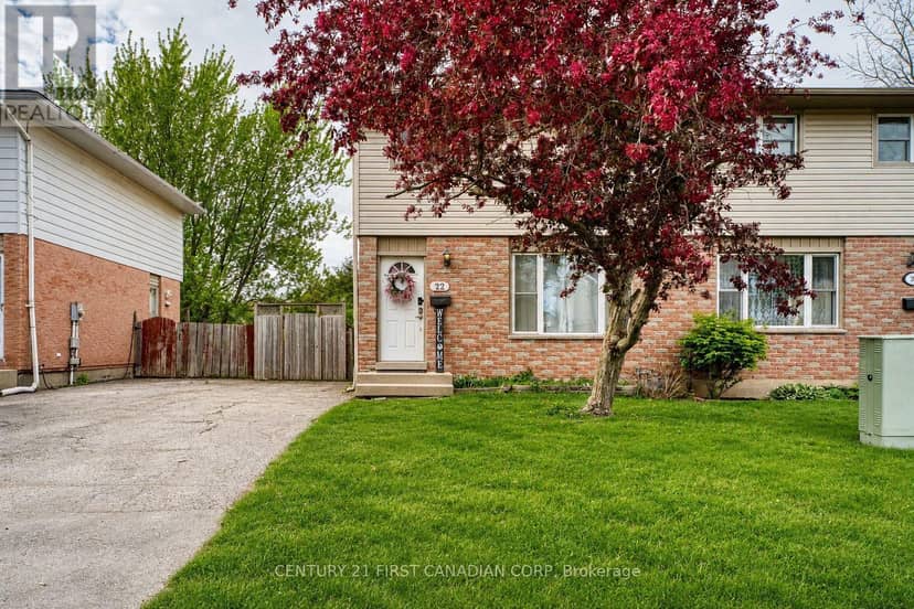 22 Denlaw Road, London North, photo 2