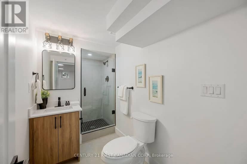 1492 North Vernon Avenue — photo 25 of 40
