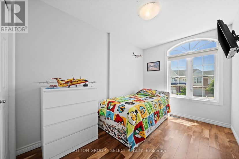 934 Silverfox Crescent — photo 19 of 40