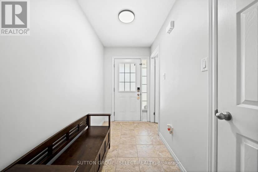 934 Silverfox Crescent, London North, photo 3