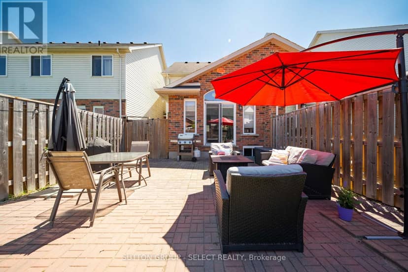 934 Silverfox Crescent — photo 32 of 40