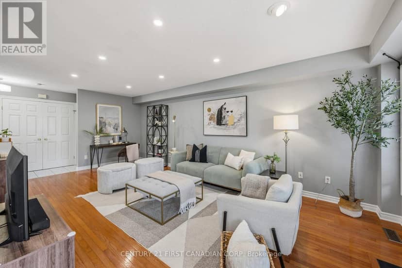 135 - 600 Hyde Park Road — photo 10 of 39