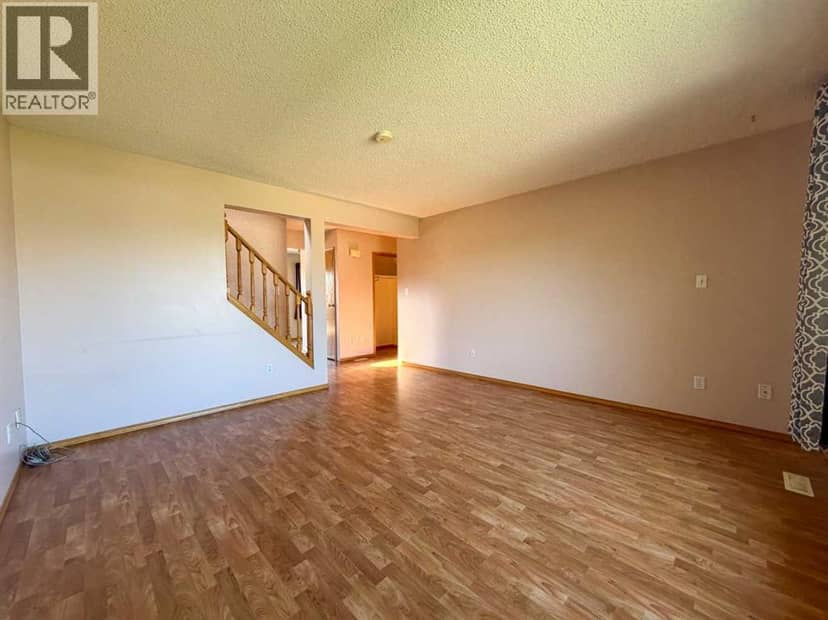 16 WOOD Drive, Whitecourt, photo 3