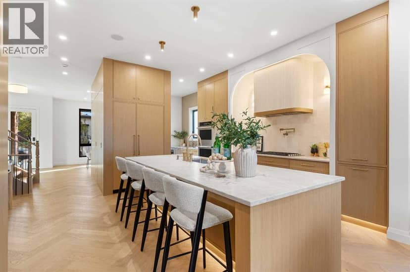 730 25 Avenue NW — photo 14 of 40