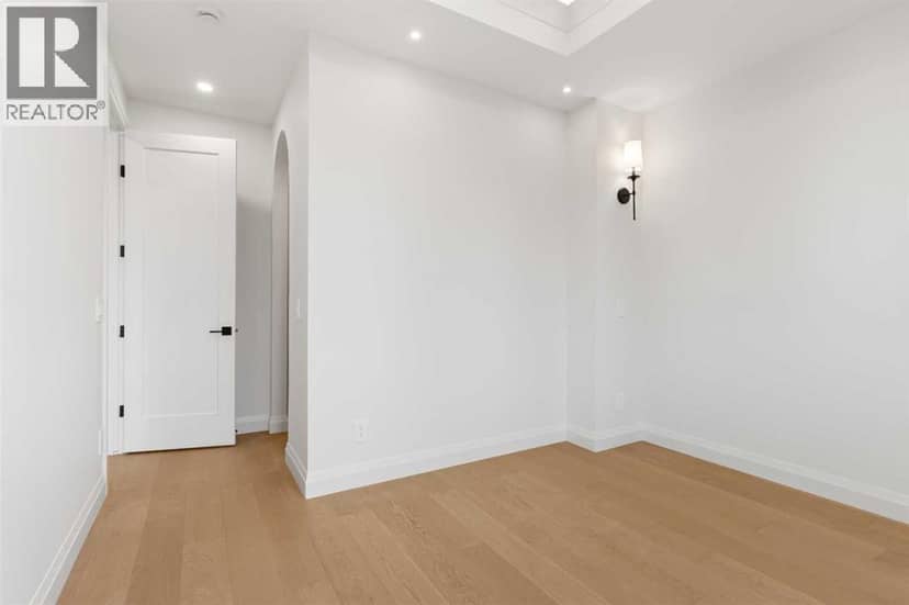 730 25 Avenue NW — photo 26 of 40