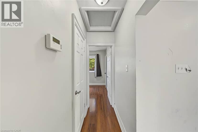 270 WEIR Street N — photo 9 of 39