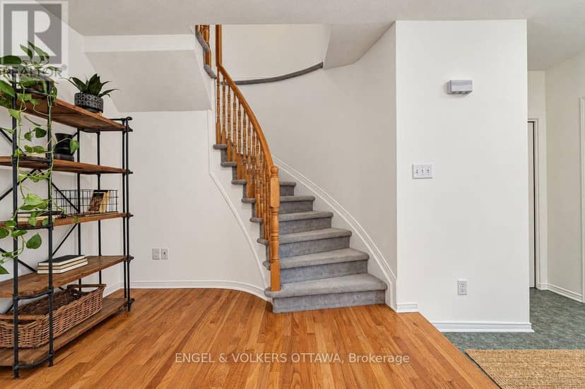154 College Circle, Ottawa, photo 6