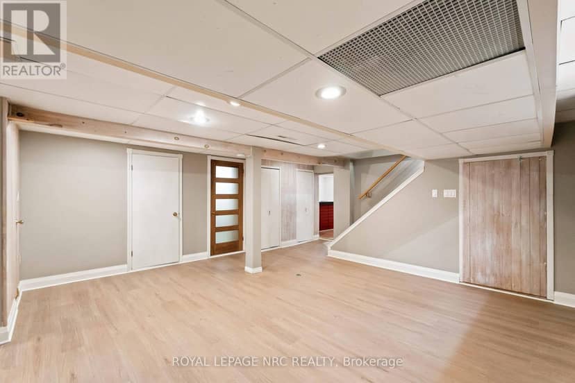 45 Woodcroft Crescent — photo 13 of 36