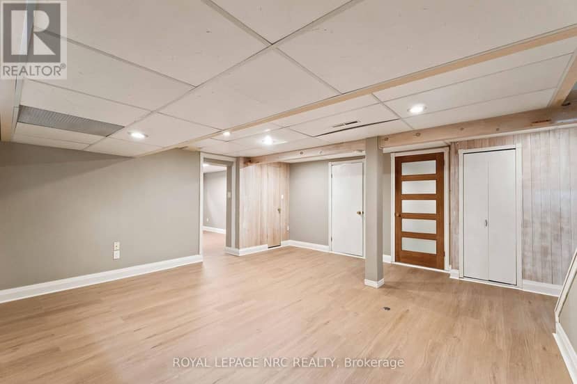 45 Woodcroft Crescent — photo 14 of 36