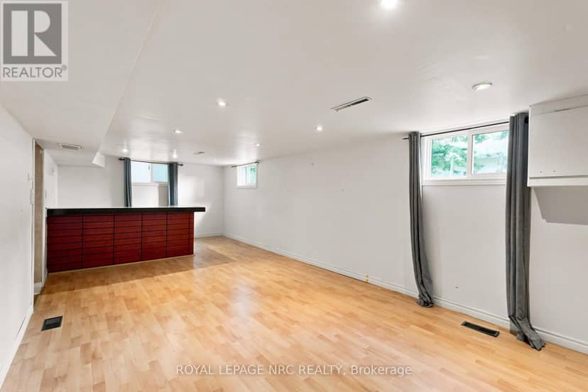 45 Woodcroft Crescent — photo 16 of 36