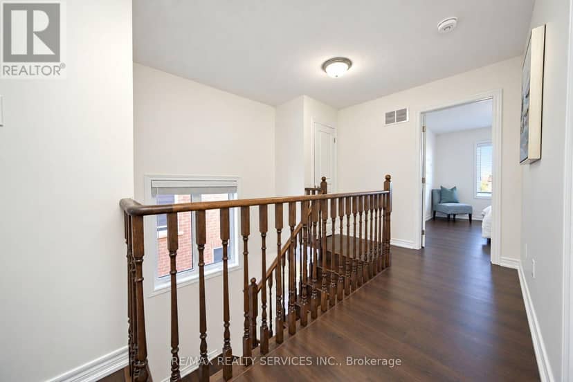 111 - 12 Cedarland Road — photo 30 of 40