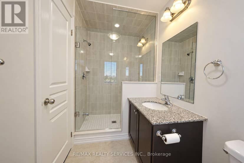 111 - 12 Cedarland Road — photo 35 of 40