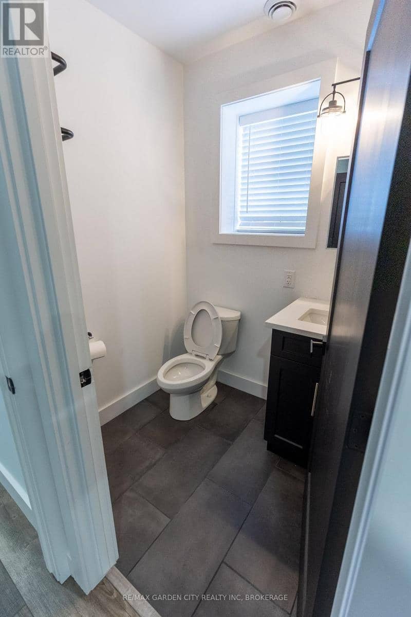 614B Niagara Street — photo 35 of 40