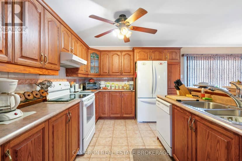 2053 Concorde Avenue — photo 11 of 36