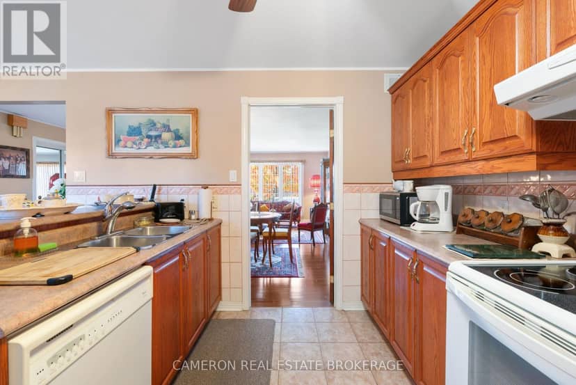 2053 Concorde Avenue — photo 12 of 36