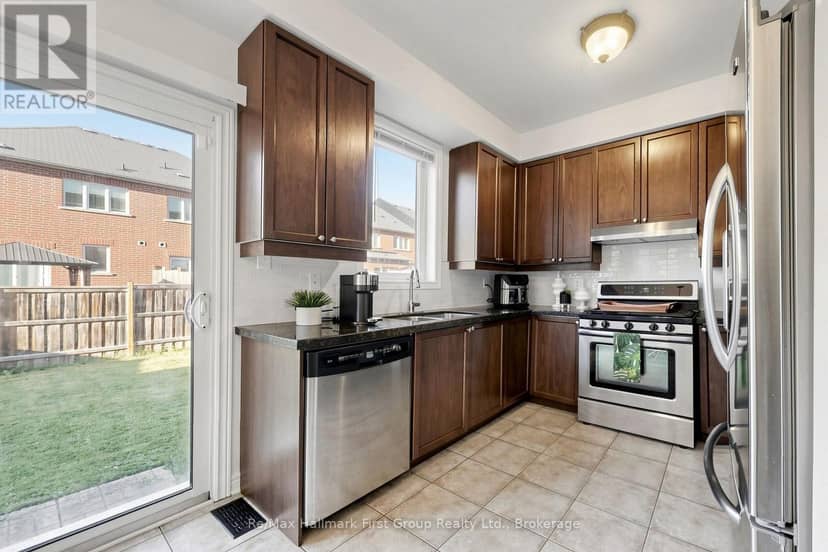 124 Kenneth Hobbs Avenue — photo 14 of 40