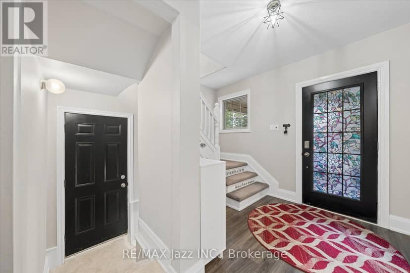390 Mary Street N, Oshawa, photo 6