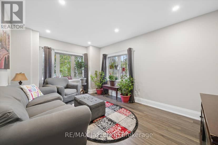 390 Mary Street N, Oshawa, photo 8
