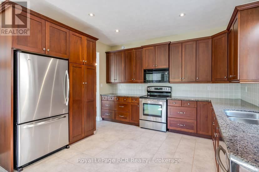 221 Emerald Dr Drive — photo 18 of 40