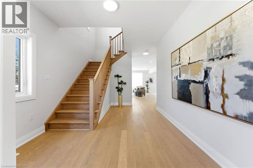 23 WOODVALLEY Court, Hamilton, photo 2