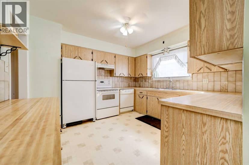 726 10 Avenue S — photo 12 of 37