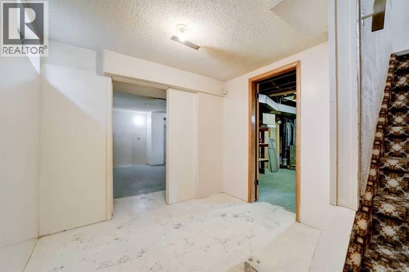 726 10 Avenue S — photo 22 of 37