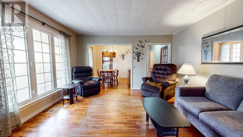16 Irving Drive — photo 19 of 28