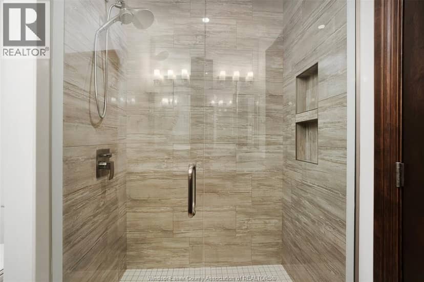 26 Two Creeks Lane — photo 14 of 34