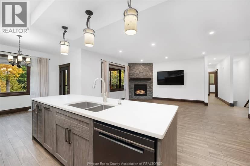 26 Two Creeks Lane — photo 11 of 34