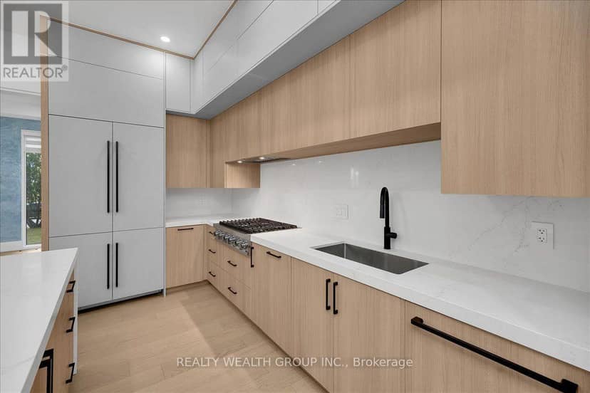 2 Kingsbury Crescent — photo 13 of 40