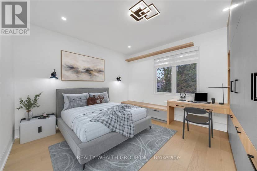 2 Kingsbury Crescent — photo 27 of 40